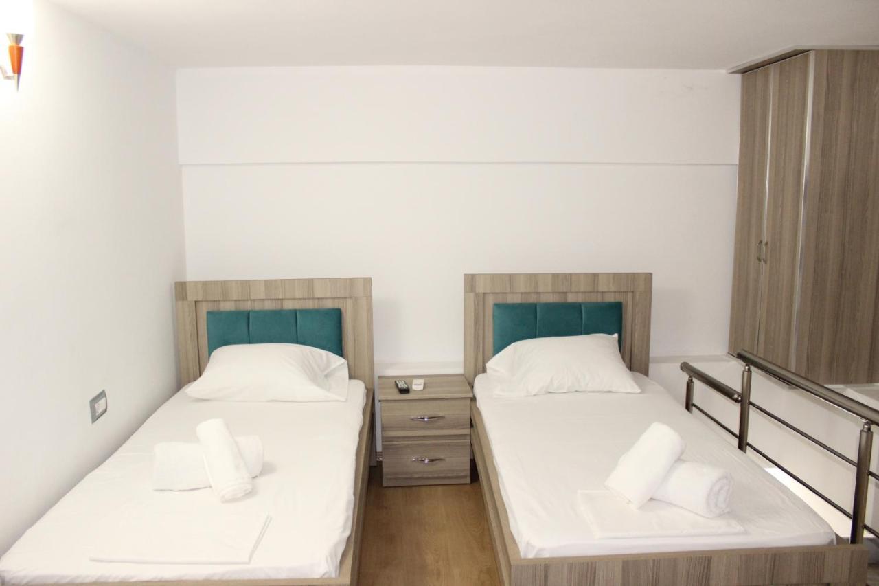 Bebi Hotel And Apartments Saranda Dış mekan fotoğraf