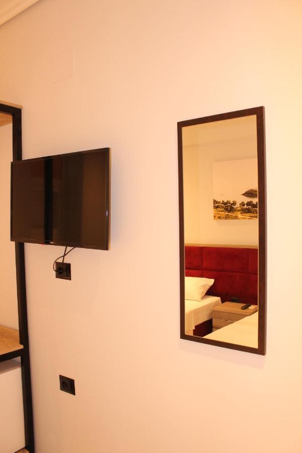 Bebi Hotel And Apartments Saranda Dış mekan fotoğraf